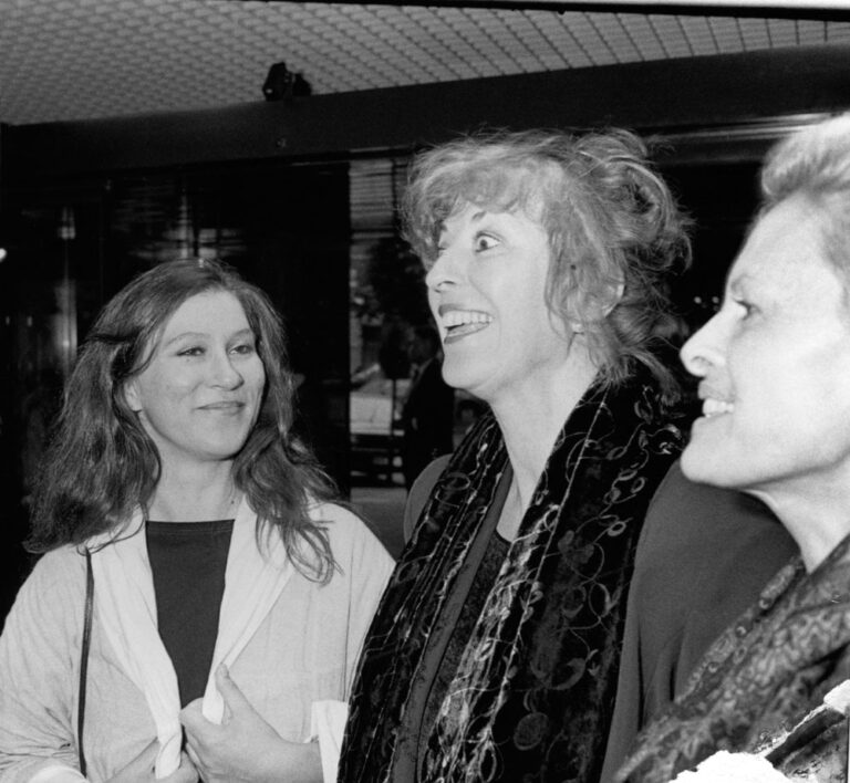 Eva Mattes und Irmgard Schleier mit Rolf und Hélène Liebermann