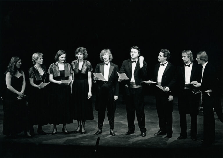 Eva Mattes, Ida Ehre, Irngard Schleier und Ensemble bei der Matinee „Liederreise“, Theatermorgen in den Hamburger Kammerspielen,  27. September 1987