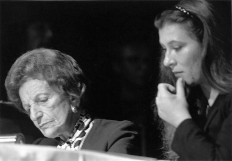 Eva Mattes, Ida Ehre, Irngard Schleier und Ensemble bei der Matinee „Liederreise“, Theatermorgen in den Hamburger Kammerspielen, 27. September 1987